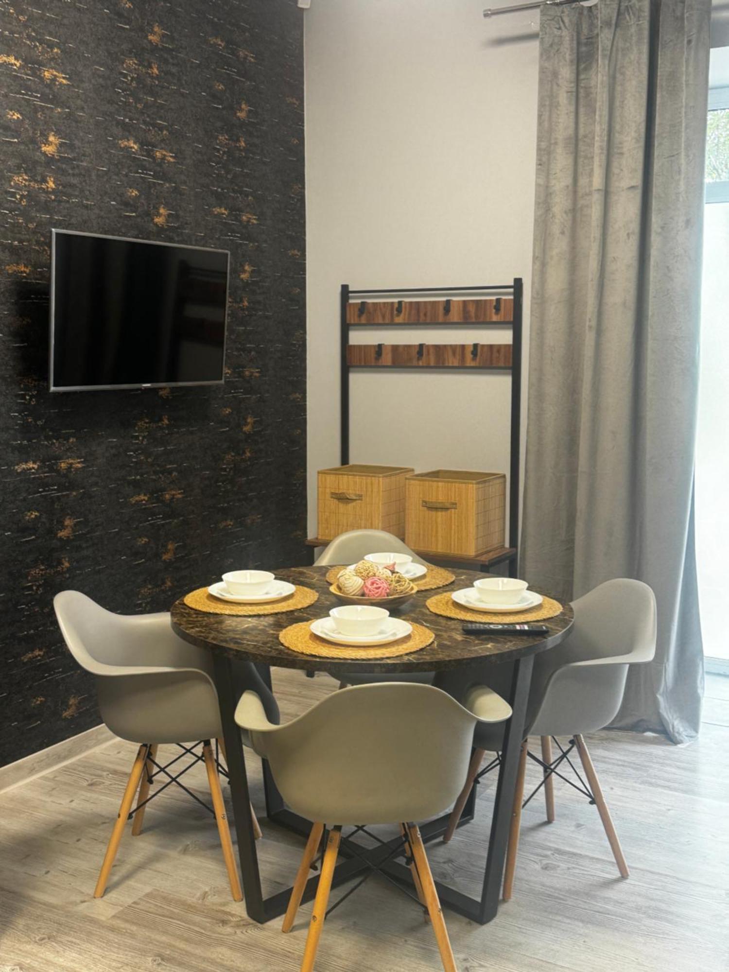 Apartamenty I Pokoje „Pod Jedynka” Konstantynow Lodzki Ngoại thất bức ảnh